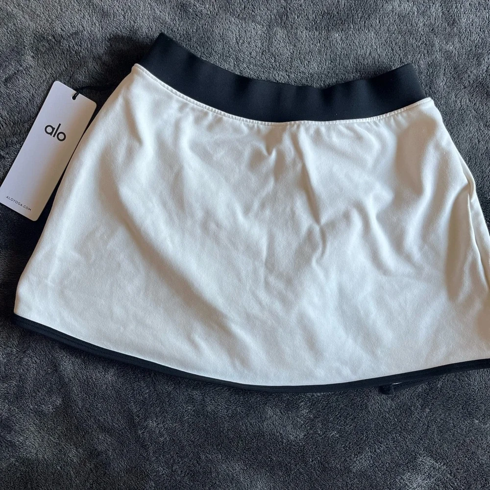 XXS airbrush streamlined skirt Ivory/ Black